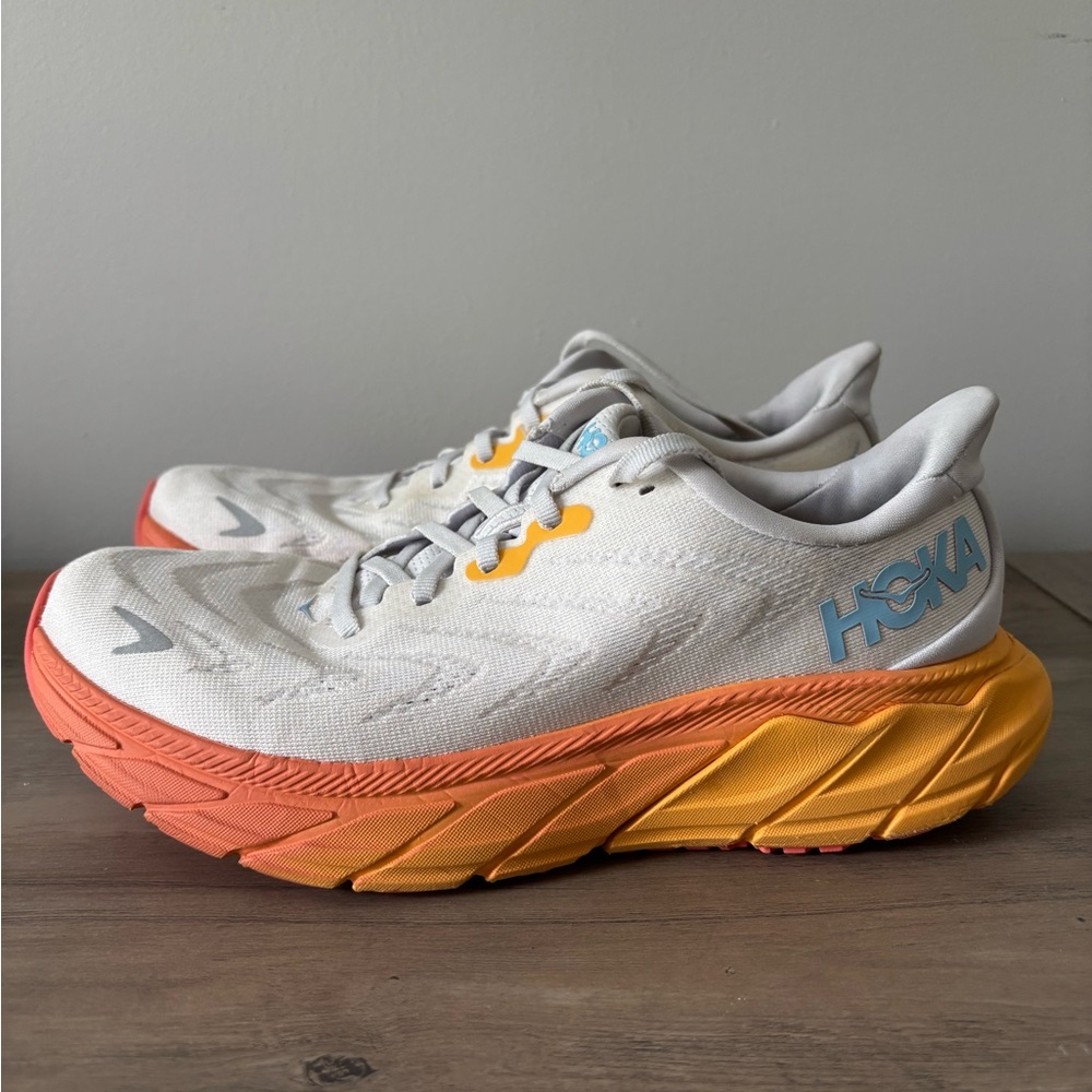 Excellent Condition Hoka Arahi 6 Women’s Size 8 Running Shoes